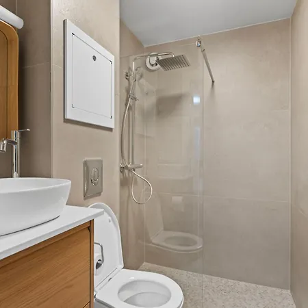Modern In The Heart Of Apartman Bergen