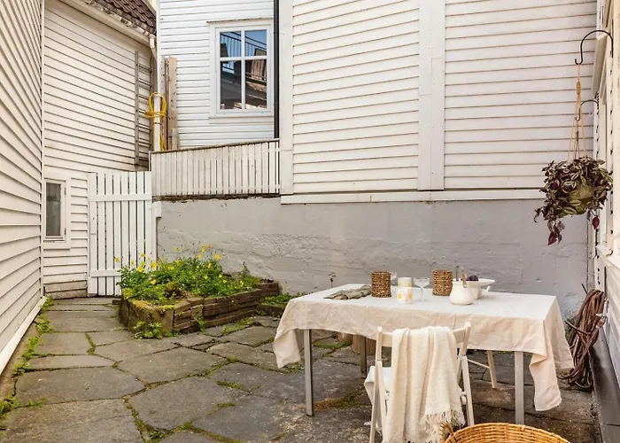 Modern In The Heart Of * برغن